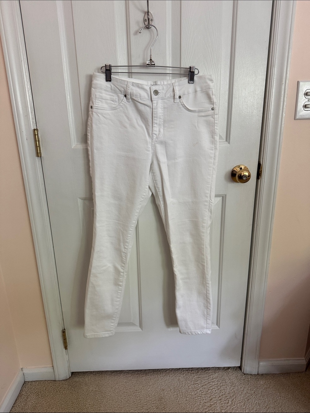 Women's White Stretch Jeans - Classic Slim Fit